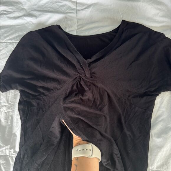 Francesca’s Black Twist Front Short Sleeve Tee Size XXS - Picture 4 of 9